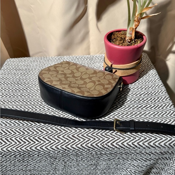 Coach Georgie Saddle Bag in Colorblock Signature Canvas & Rivets - 2021 - EUC - Picture 9 of 16